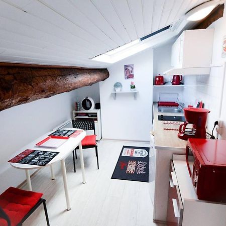 Studio 9 Classe 2 Etoiles Carcassone Exterior photo