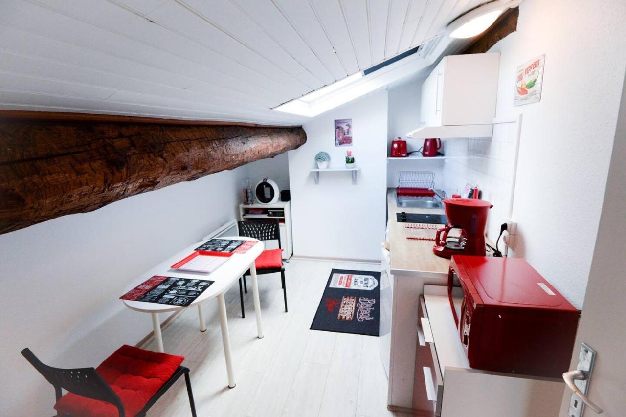 Studio 9 Classe 2 Etoiles Carcassone Exterior photo